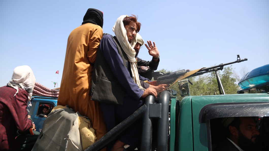 Taliban Kämpfer auf den Straßen der Stadt in Kabul