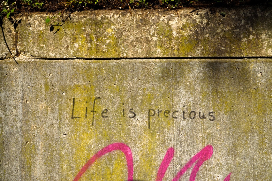 Graffiti: Life is precious