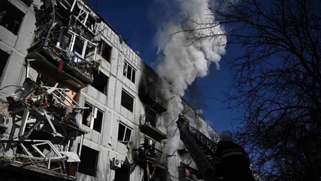 zerstörte Wohnhäuser in der Ukraine