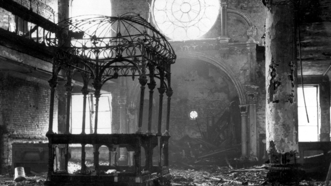 Die ausgebrannte Synagoge in Nürnberg im November 1938.