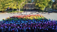 Die Schüler des Gymnasiums Mariengarden setzen sich für ihren homosexuellen Referendar ein.