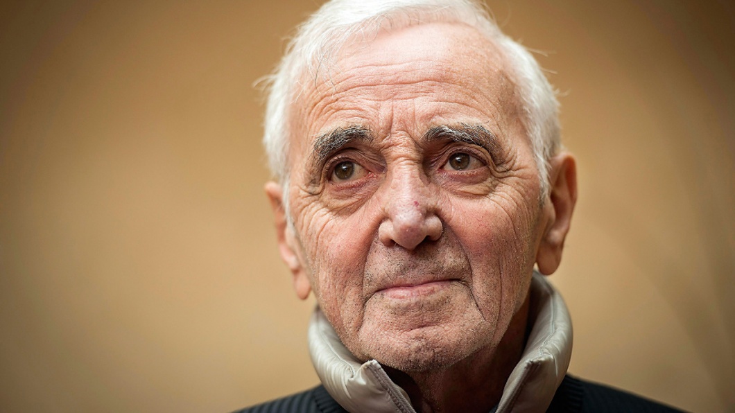 Charles Aznavour, 93, Chansonnier, lebt in Paris