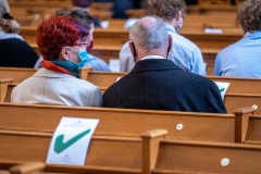 Gottesdienst mit Gemeinde im Berliner Dom während der Corona-Pandemie