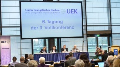 Die Vollkonferenz der UEK tagt auf der Synode in Dresden 2019.
