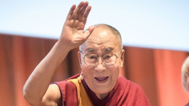 Der Dalai Lama auf dem internationalen buddhistischen Nonnenkongress an der Universität in Hamburg, 2007.
