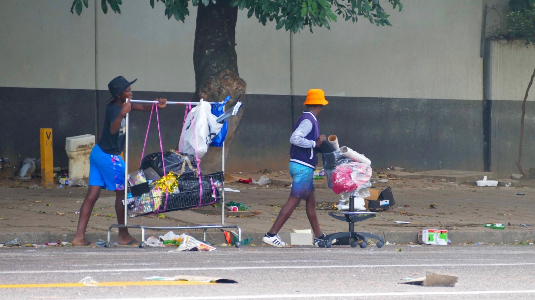 Mail aus Durban: Plünderungen
