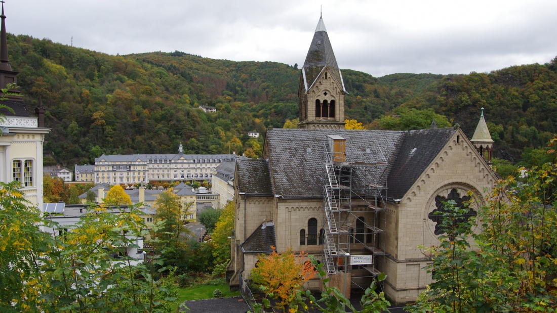 Kaiser-Wilhelm-Kirche in Bad Ems mit Baugerüst