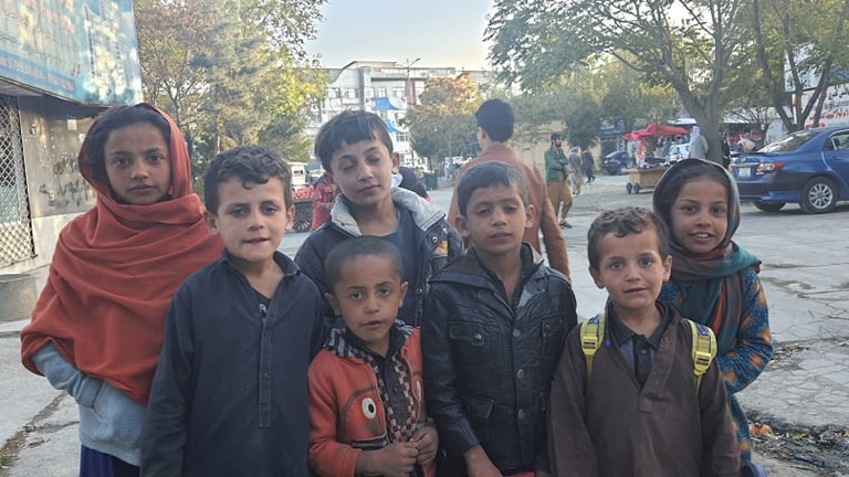 Kinder in den Straßen von Kabul