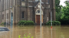überschwemmte Kirche in Opladen
