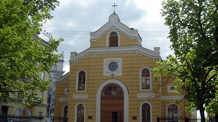 Die Kirche St. Katharinen der Deutschen Evangelisch-Lutherischen Gemeinde in Kiew. 