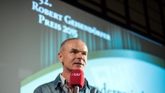 Jürgen Domian erhält den Sonderpreis der Jury für seine Moderation von "Domian" bei 1Live und im WDR Fernsehen.