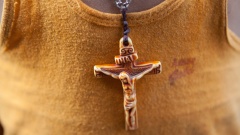 Halskette: Jesus am Kreuz