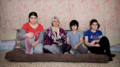 Turkiye Huseyin ist mit ihren Töchtern aus Syrien in die türkische Stadt Mardin geflohen